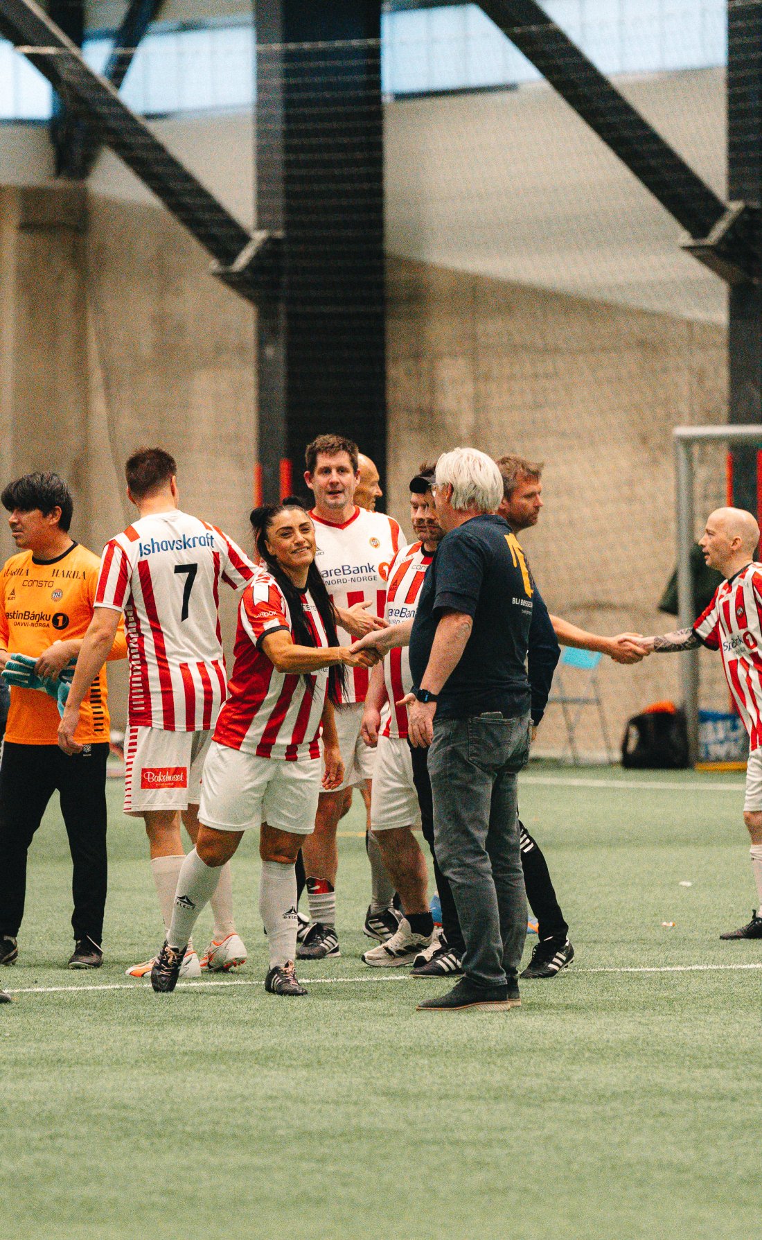 Fra kampen gatelaget vårt spilte mot kjendislaget i 2025 til inntekt for TV-aksjonen.