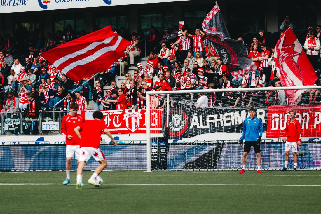 Tromsøs supportere før eliteseriekampen i fotball mellom Start og Tromsø på Sparebanken Norge Arena Kristiansand.Foto: Tor Erik Schrøder / NTB