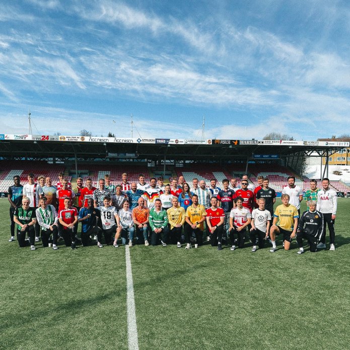 Bli med å bidra på fotballtrøyefredag!